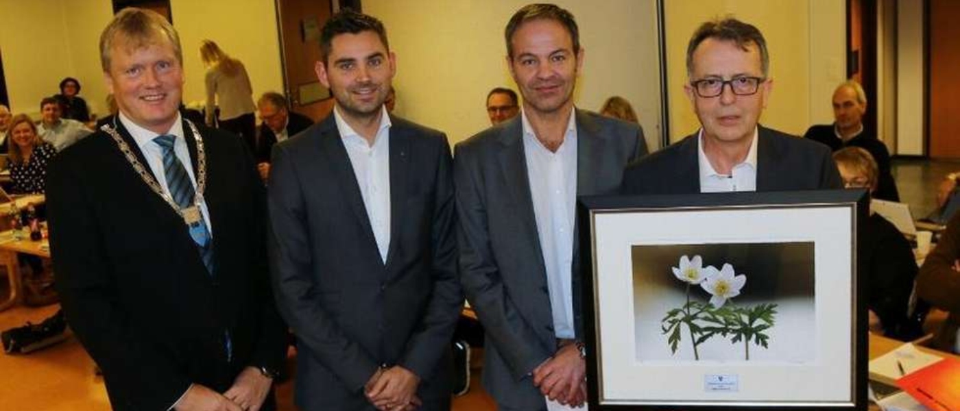 F.v.: Ordførar Rune Hovde, marknadssjef Kristian Ose Silseth, dagleg leiar Jan Runar Holsvik og salssjef Egil Skar. Foto: Rune Sæbønes